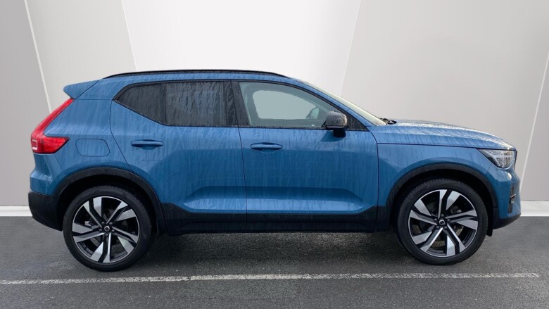 Volvo XC40 2.0 B4P Ultra Dark 5dr Auto Petrol Estate